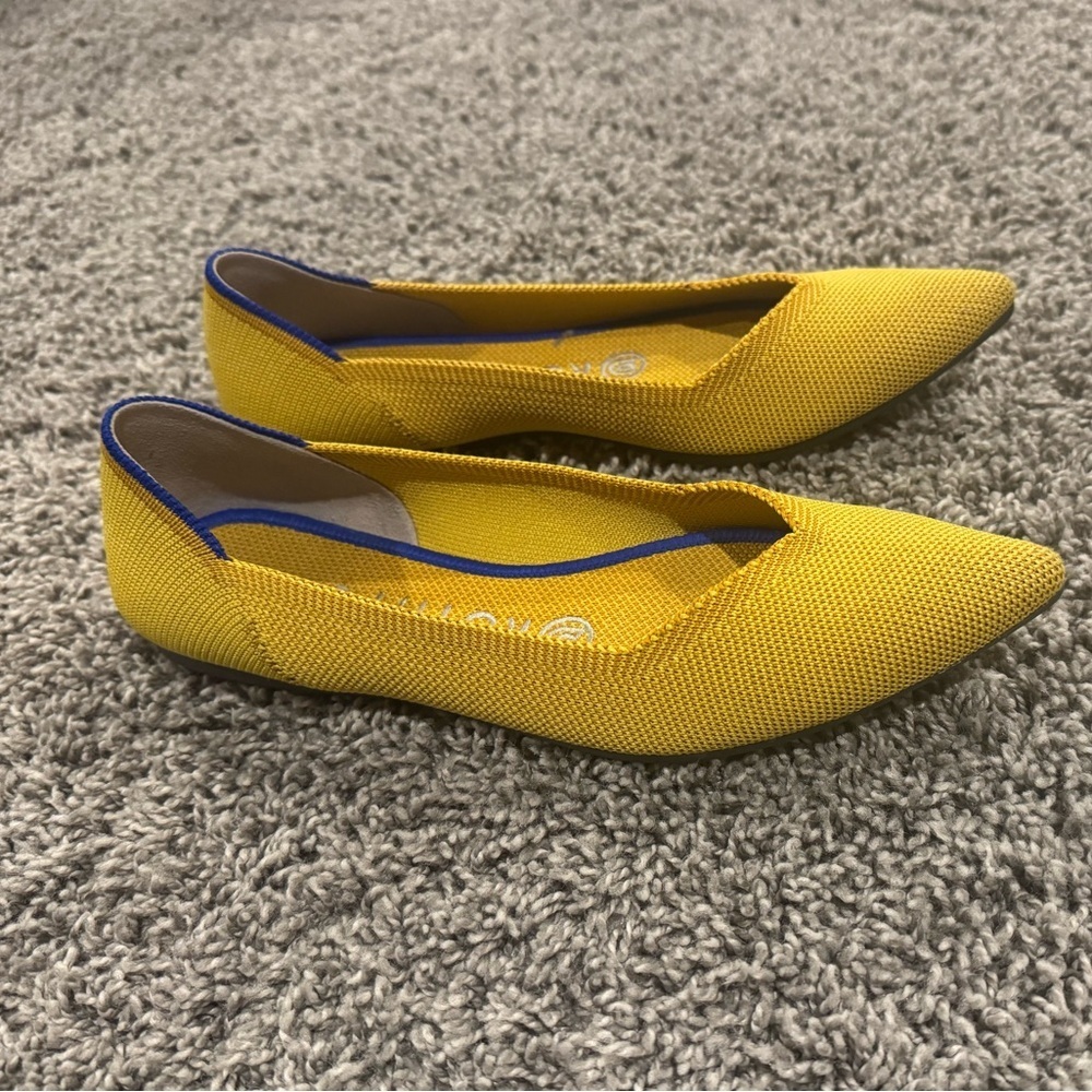 Like New Rothy's The Point flats in Marigold mustard yellow, size 7 - Picture 5 of 14
